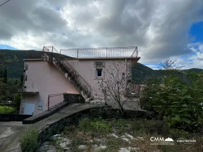 House in a quiet location with beautiful mountain views